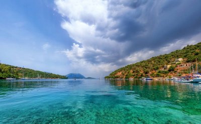 Εκδρομή με καραβάκι στο Μεγανήσι, Κάλαμο & Καστό